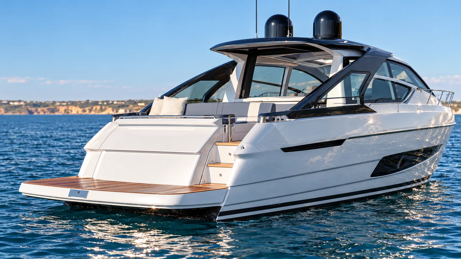 Pershing 5X — Aft platform